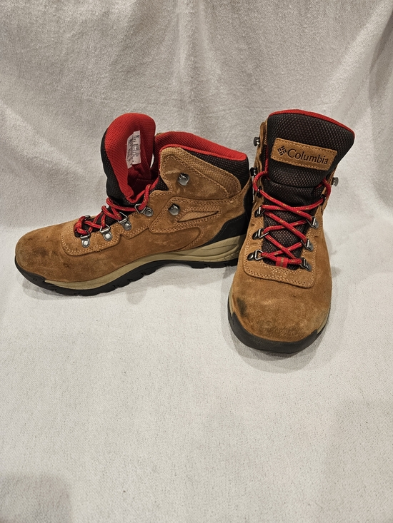 Columbia Shoes - Columbia Brown Suede Hiking Booties with Red Lining